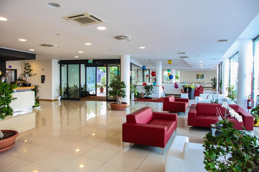 Esperia Palace Hotel & Resort Spa Zafferana Etnea Buitenkant foto